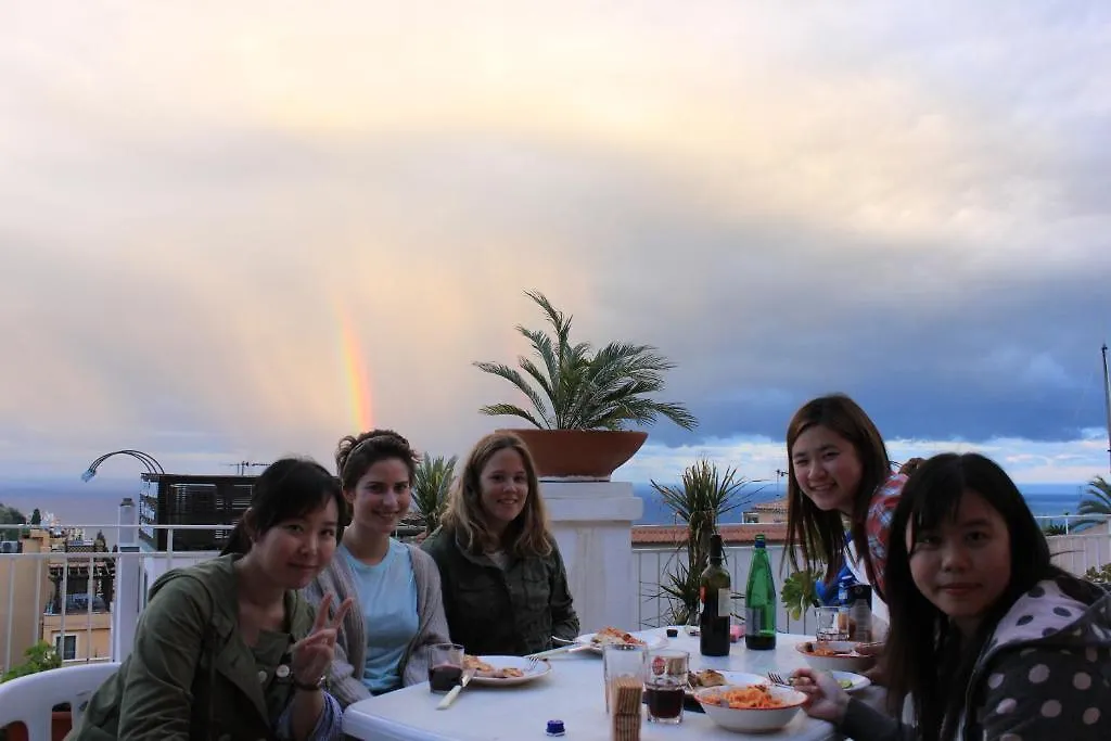 Hostel Taormina - Homstel